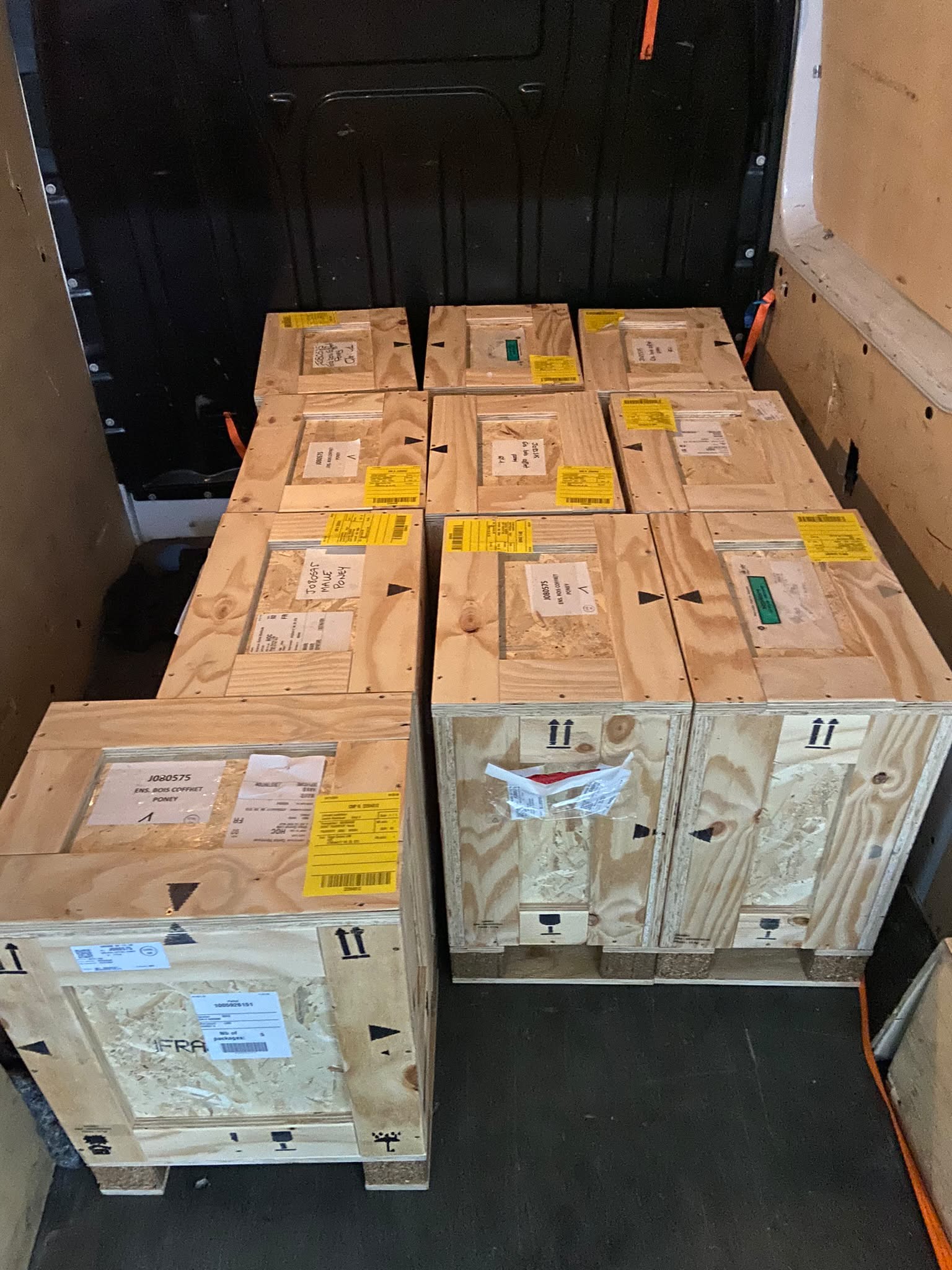 Transport caisses mobilier Paris - Prestige Transport